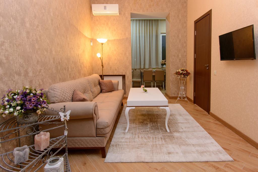 Dat Exx Apartments On Marjanishvili Tbilisi Esterno foto