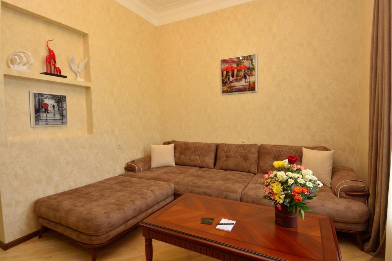 Dat Exx Apartments On Marjanishvili Tbilisi Esterno foto