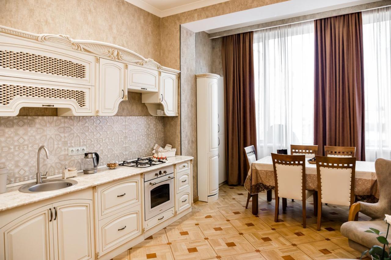 Dat Exx Apartments On Marjanishvili Tbilisi Esterno foto