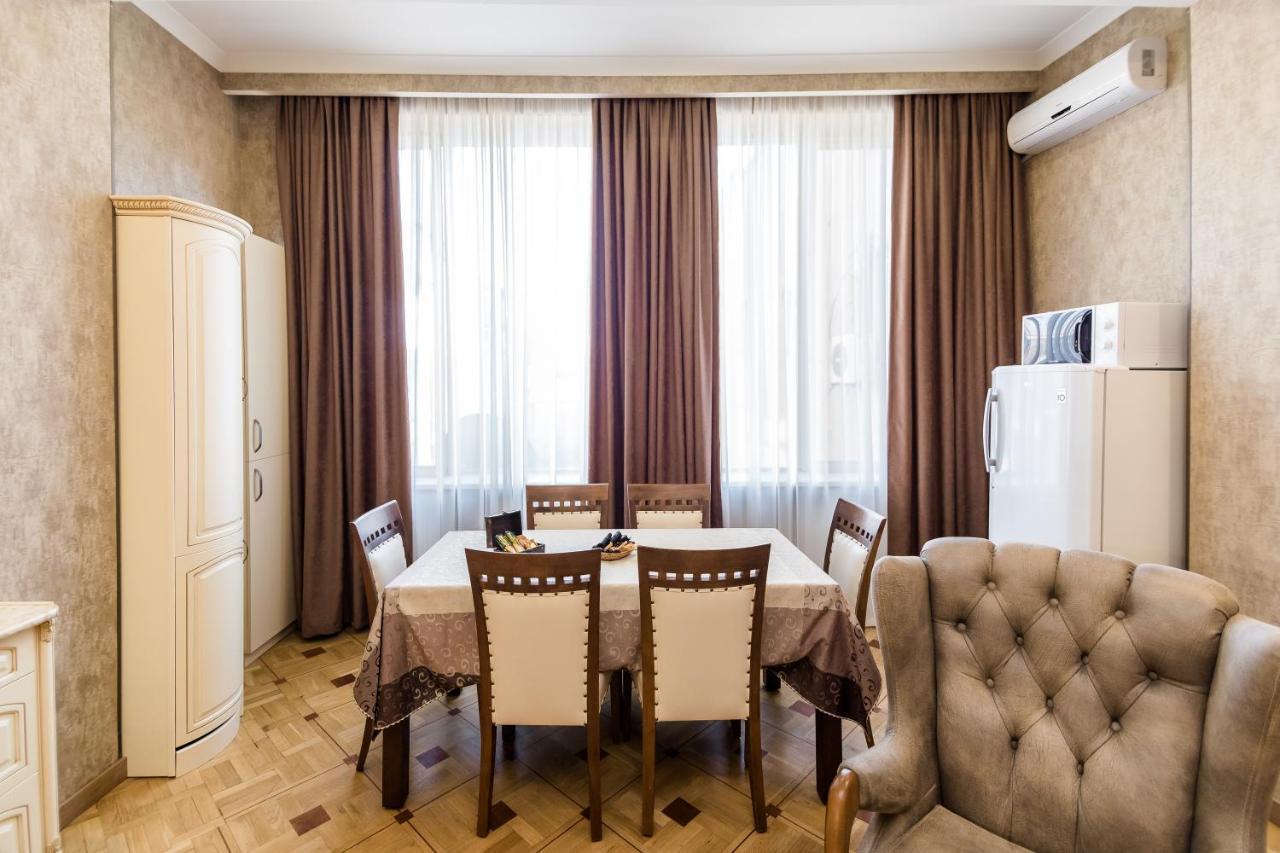 Dat Exx Apartments On Marjanishvili Tbilisi Esterno foto